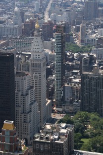 20090718 1153 B USA - NYC - ESB - Panorama S - Building étroit - 400D