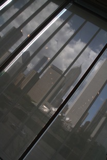 20090726 1525 A USA - CHI - AIC - Chicago Skyline derrière les store du Art Institute - 400D