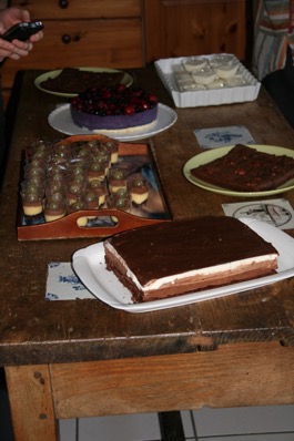 20120115 1537 B ARRAS - Table des desserts - 400D - copie