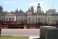 2009052204 LONDRES - Buckingham Palace Relève de la Garde - 400D.jpg